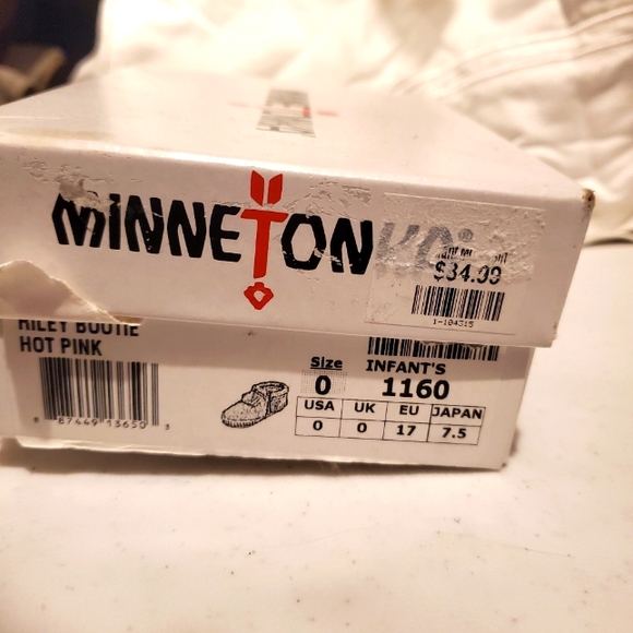 Minnetonka Moccasin Booties - Picture 5 of 5